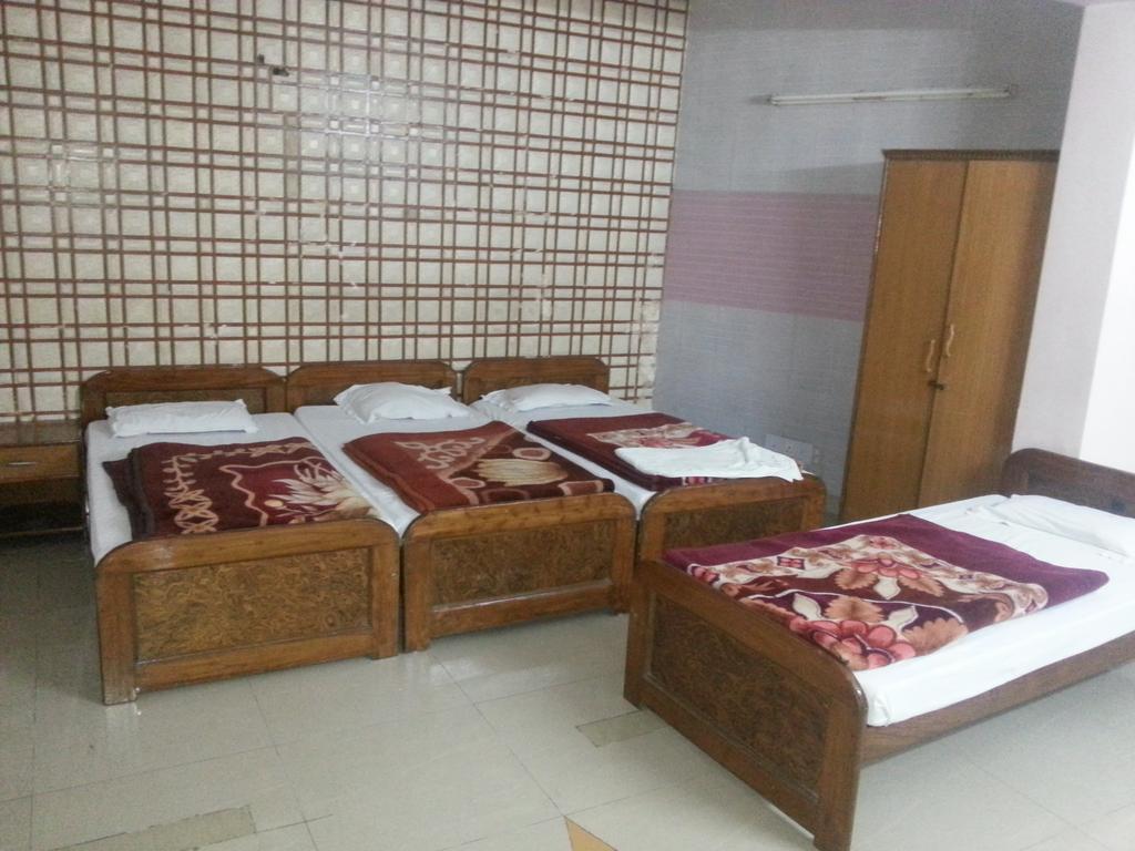 Hotel Royale Paradise Noida Habitación foto